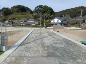 佐賀市大和町、土地の前面道路を含む現地写真画像です