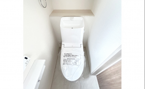 佐賀市高木瀬東、新築一戸建てのトイレ画像です