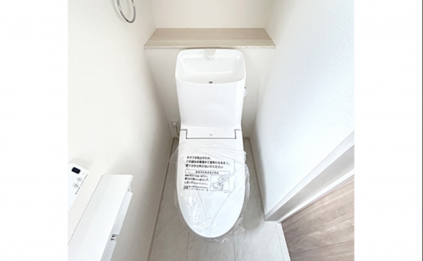 佐賀市高木瀬東、新築一戸建てのトイレ画像です