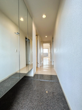 佐賀市兵庫北、中古マンションの玄関画像です