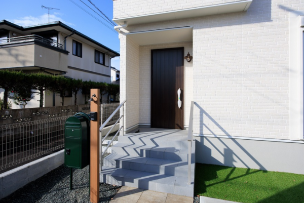 佐賀市神野西、新築一戸建ての玄関画像です