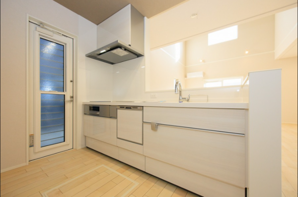 佐賀市神野西、新築一戸建てのキッチン画像です
