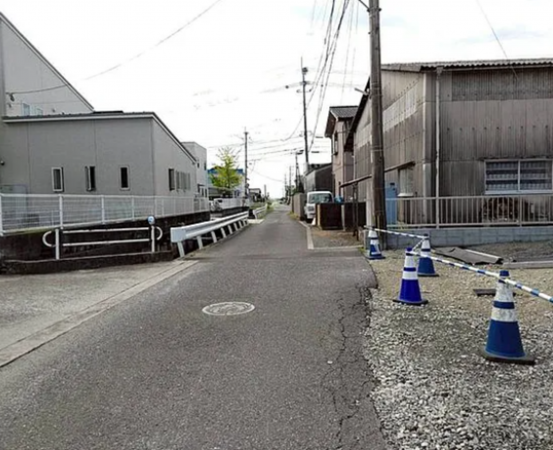 佐賀市鍋島町、新築一戸建ての前面道路を含む現地写真画像です