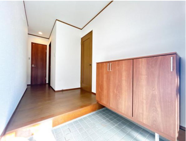 佐賀市大和町、中古一戸建ての玄関画像です