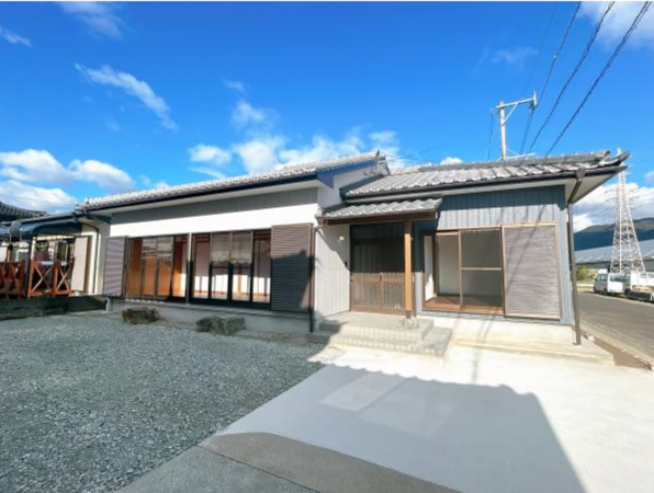 佐賀市大和町、中古一戸建ての外観画像です