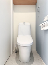 佐賀市八戸溝、新築一戸建てのトイレ画像です