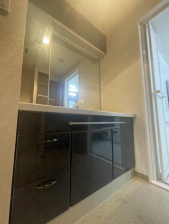 佐賀市開成、中古マンションの洗面画像です