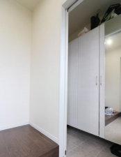 佐賀市大和町、中古一戸建ての玄関画像です