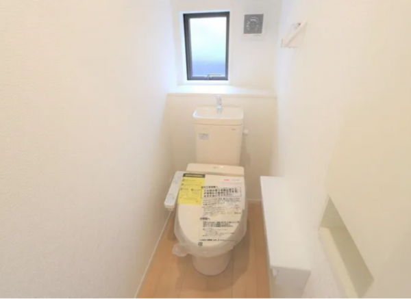 佐賀市大和町、新築一戸建てのトイレ画像です