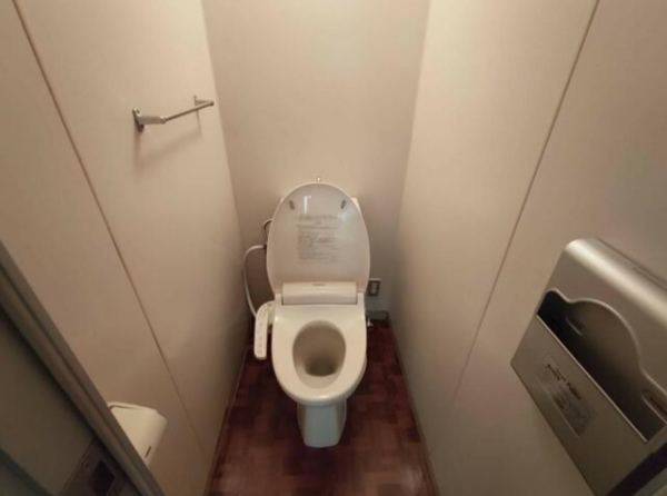 佐賀市神野東、中古マンションのトイレ画像です