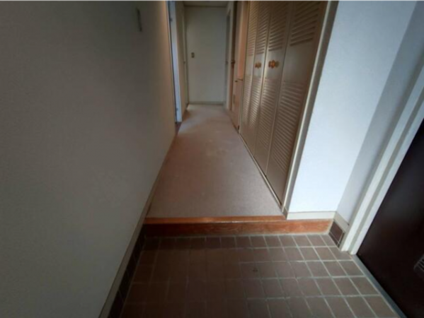 佐賀市神野東、中古マンションの玄関画像です