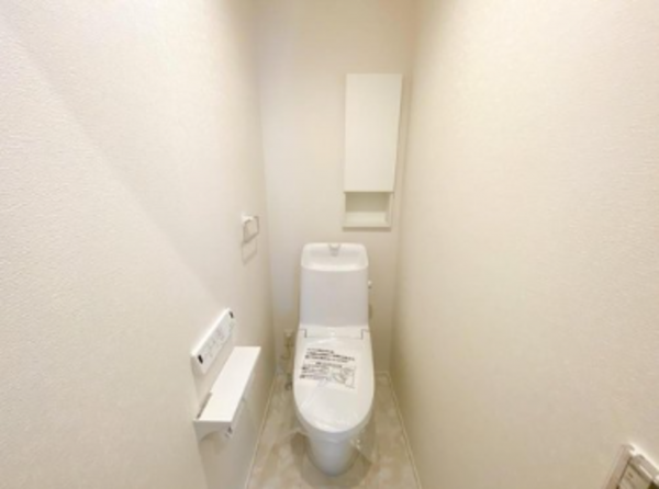 佐賀市八戸溝、新築一戸建てのトイレ画像です
