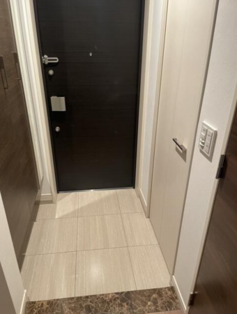 佐賀市八丁畷町、中古マンションの玄関画像です