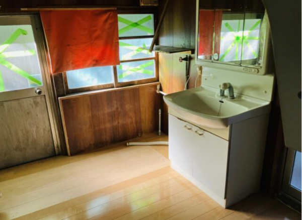 佐賀市久保泉町、中古一戸建ての洗面画像です