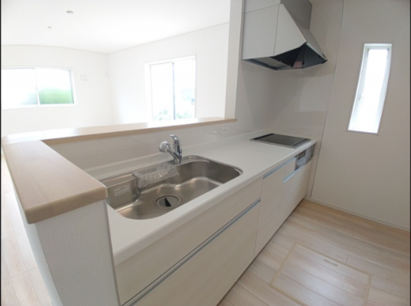 佐賀市鍋島町、新築一戸建てのキッチン画像です