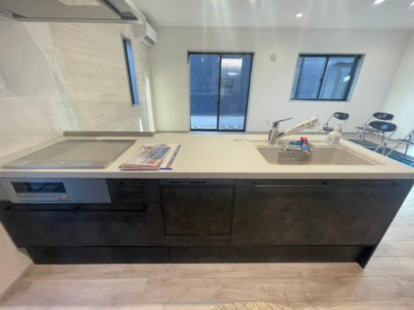 佐賀市多布施、新築一戸建てのキッチン画像です