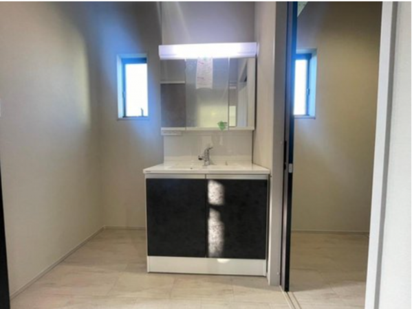 佐賀市多布施、新築一戸建ての洗面画像です