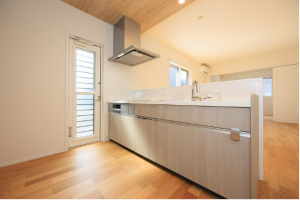 佐賀市八戸溝、新築一戸建てのキッチン画像です