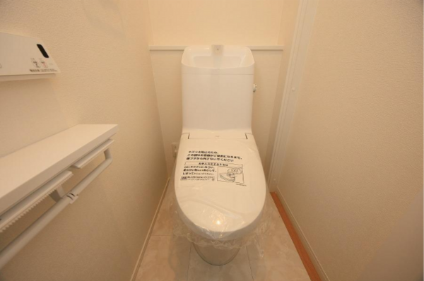 佐賀市八戸溝、新築一戸建てのトイレ画像です