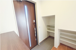 佐賀市駅前中央、新築一戸建ての玄関画像です