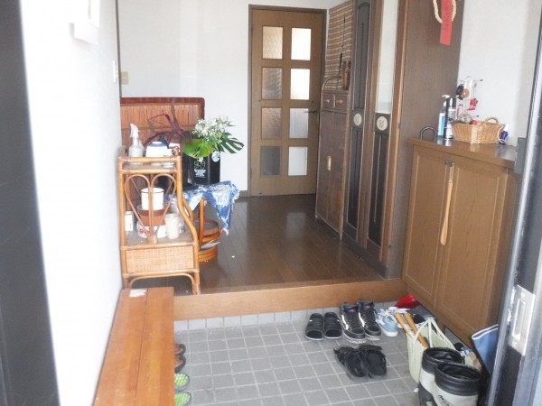 佐賀市大和町、中古一戸建ての玄関画像です