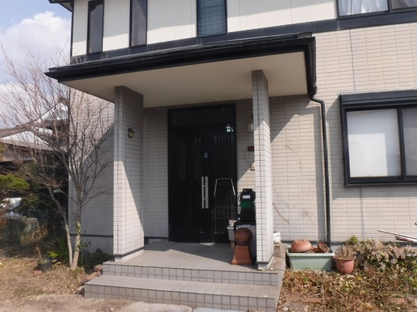 佐賀市大和町、中古一戸建ての玄関画像です
