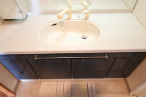 佐賀市開成、中古マンションの洗面画像です