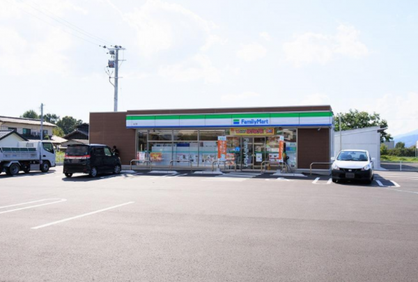 佐賀市大和町、新築一戸建てのコンビニ画像です