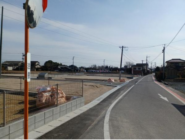 佐賀市金立町、土地の前面道路を含む現地写真画像です