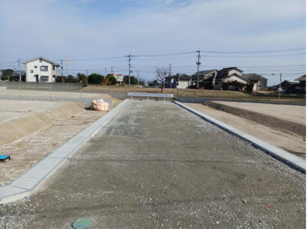 佐賀市金立町、土地の前面道路を含む現地写真画像です