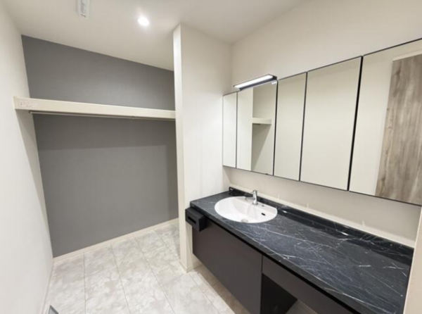 佐賀市大和町、中古一戸建ての洗面画像です