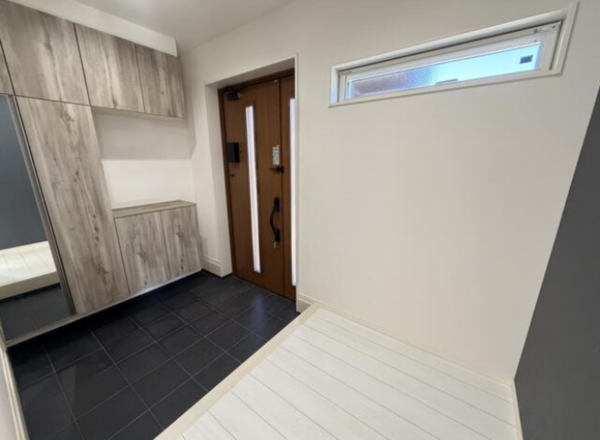 佐賀市大和町、中古一戸建ての玄関画像です