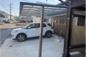 佐賀市鍋島、中古一戸建ての駐車場画像です