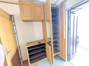 佐賀市神野西、中古一戸建ての玄関画像です