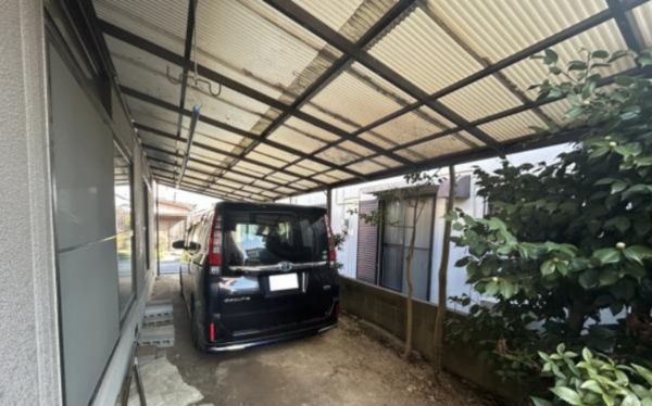 佐賀市大和町、中古一戸建ての駐車場画像です