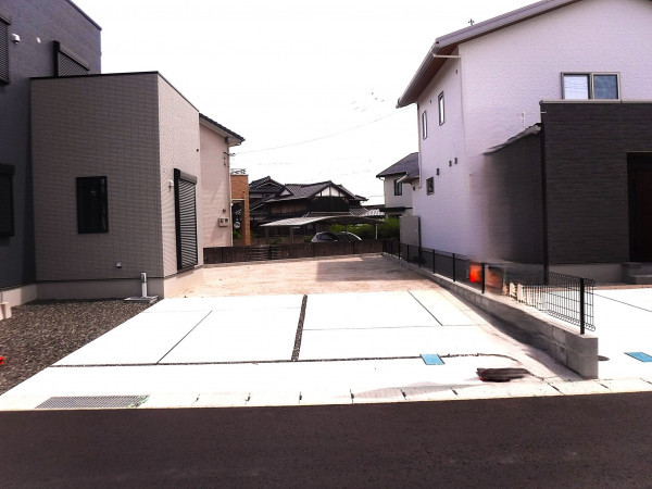 佐賀市大和町、新築一戸建ての駐車場画像です