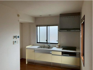 佐賀市金立町、中古一戸建てのキッチン画像です