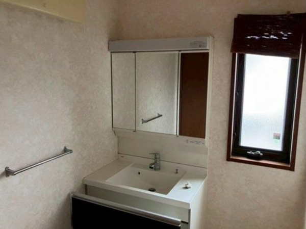 佐賀市金立町、中古一戸建ての洗面画像です