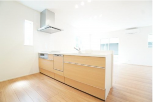 佐賀市鍋島町、新築一戸建てのキッチン画像です