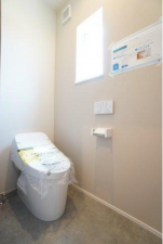 佐賀市鍋島町、新築一戸建てのトイレ画像です