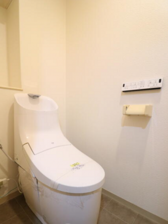 佐賀市神野西、中古マンションのトイレ画像です