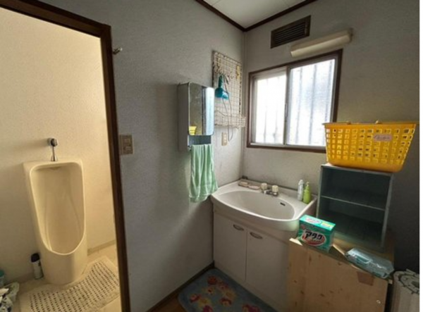 佐賀市金立町、中古一戸建ての洗面画像です