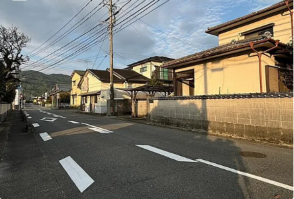 佐賀市大和町、土地の前面道路を含む現地写真画像です