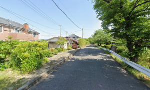 佐賀市神園、土地の前面道路を含む現地写真画像です