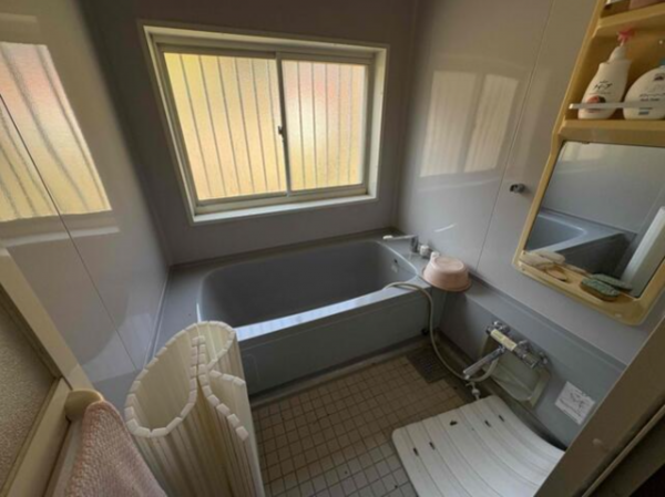 佐賀市三瀬村杠、中古一戸建ての風呂画像です