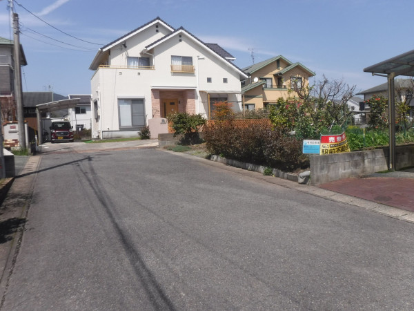 佐賀市大和町、土地の前面道路を含む現地写真画像です