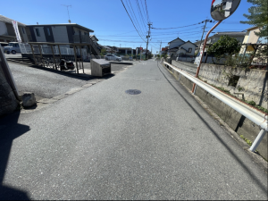 佐賀市大和町、土地の前面道路を含む現地写真画像です
