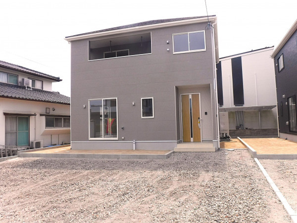 佐賀市高木瀬西、新築一戸建ての外観画像です