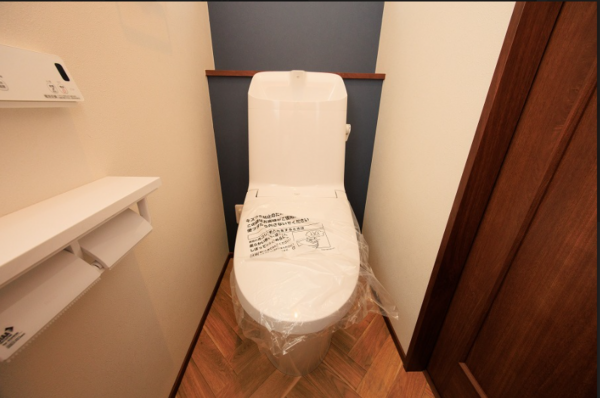 佐賀市高木瀬西、新築一戸建てのトイレ画像です