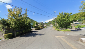 佐賀市富士町、土地の前面道路を含む現地写真画像です
